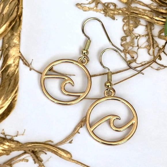 5 For $25💫Golden Ocean Wave Dangles Earrings - Picture 2 of 6